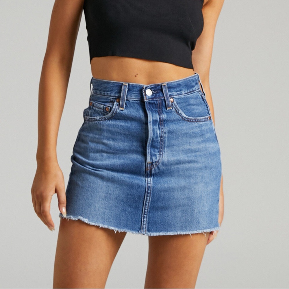 Levi’s Ribcage Mini Denim Skirt